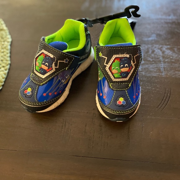 PJ Masks Toddler Boys License Athletic Light-Up Shoe, Size 7 - Picture 6 of 8